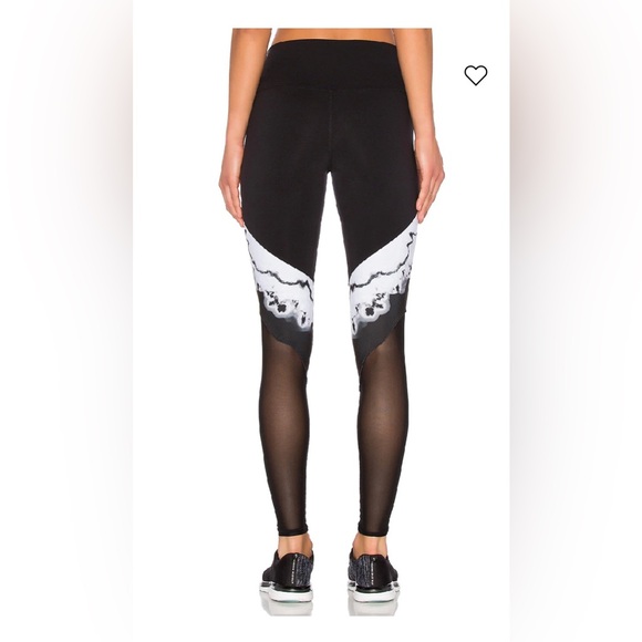 Alo High Waist Verse Legging in Black Zinc size small - Picture 2 of 8